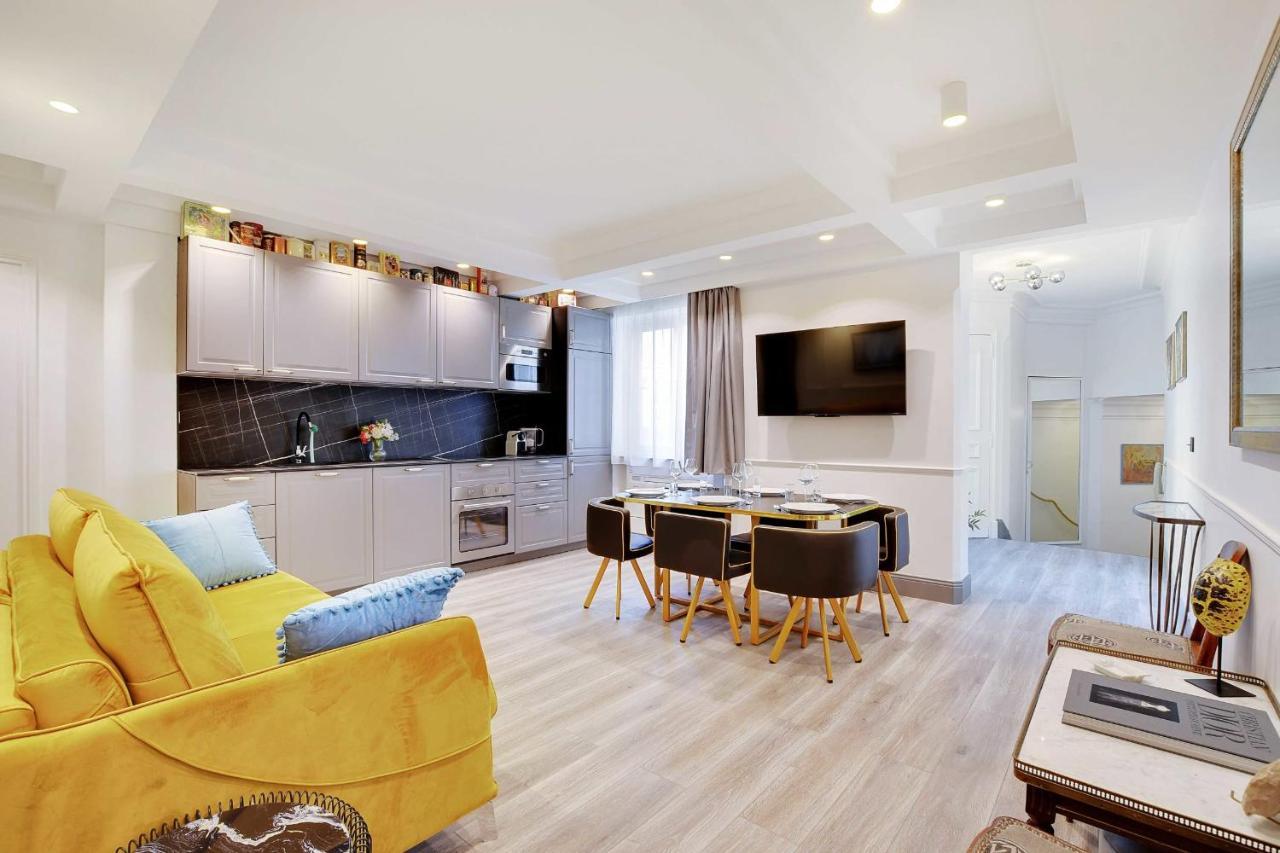 Magnifique Appartement - 2Br - 6P - Place De L'Etoile Paris Luaran gambar