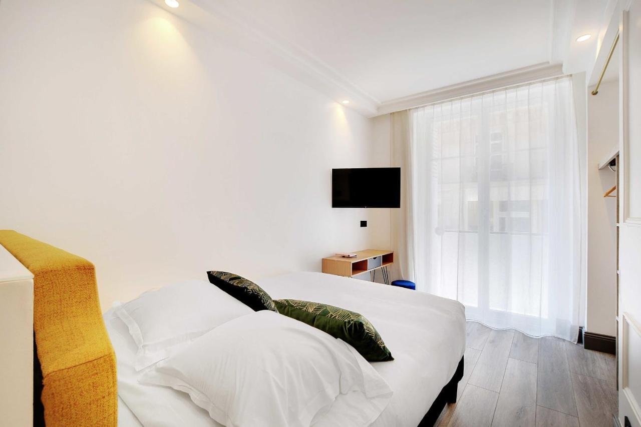 Magnifique Appartement - 2Br - 6P - Place De L'Etoile Paris Luaran gambar