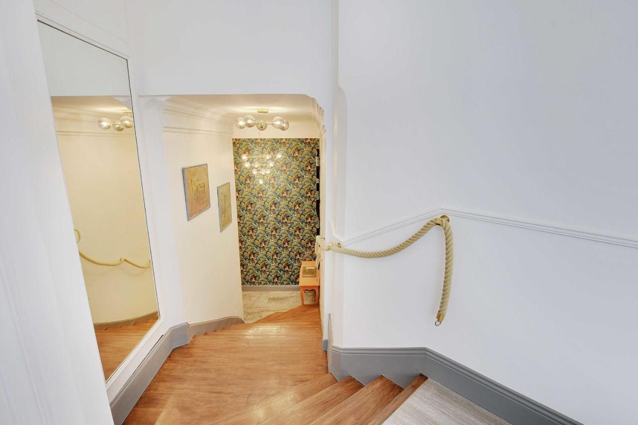 Magnifique Appartement - 2Br - 6P - Place De L'Etoile Paris Luaran gambar