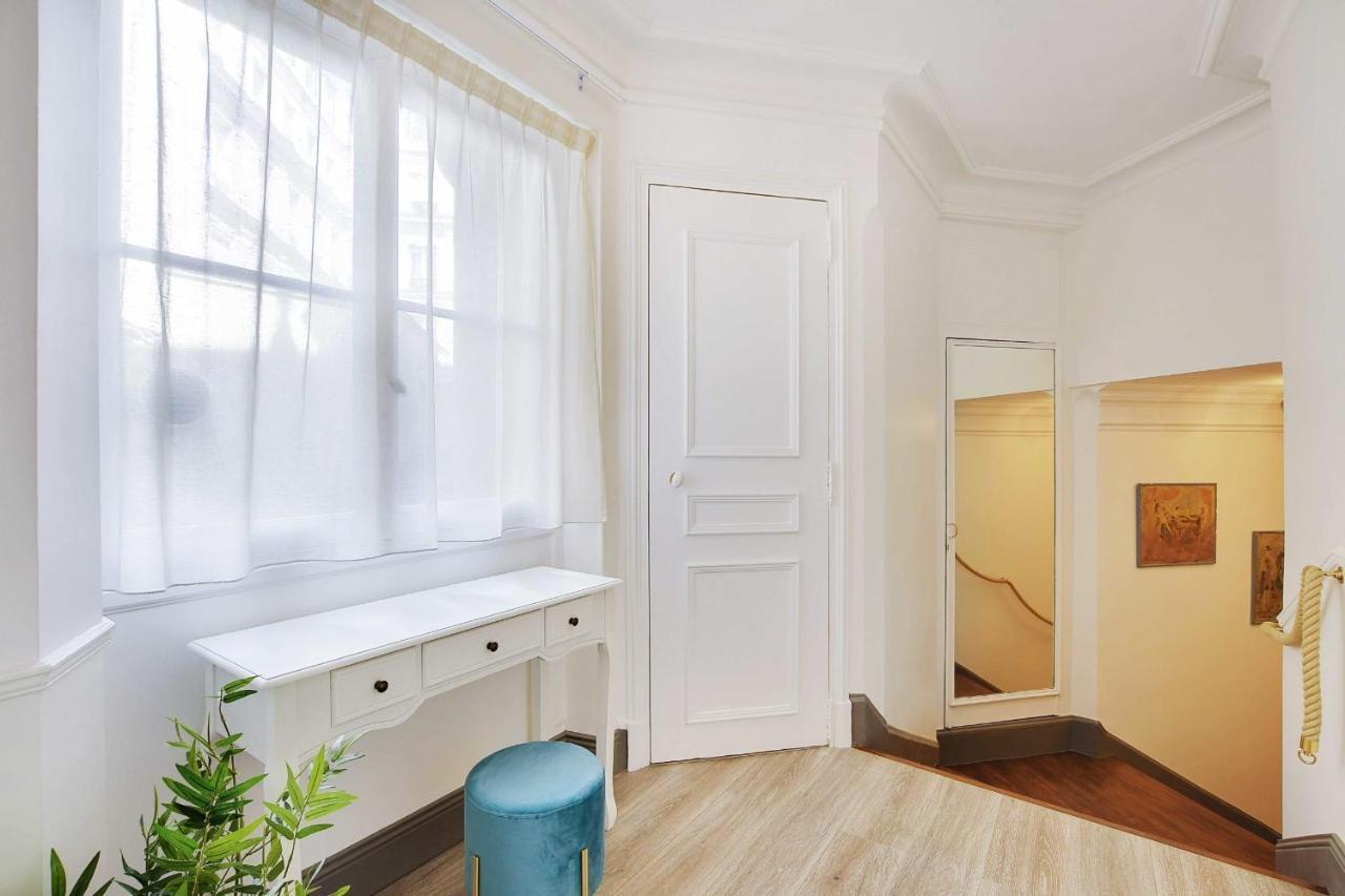 Magnifique Appartement - 2Br - 6P - Place De L'Etoile Paris Luaran gambar