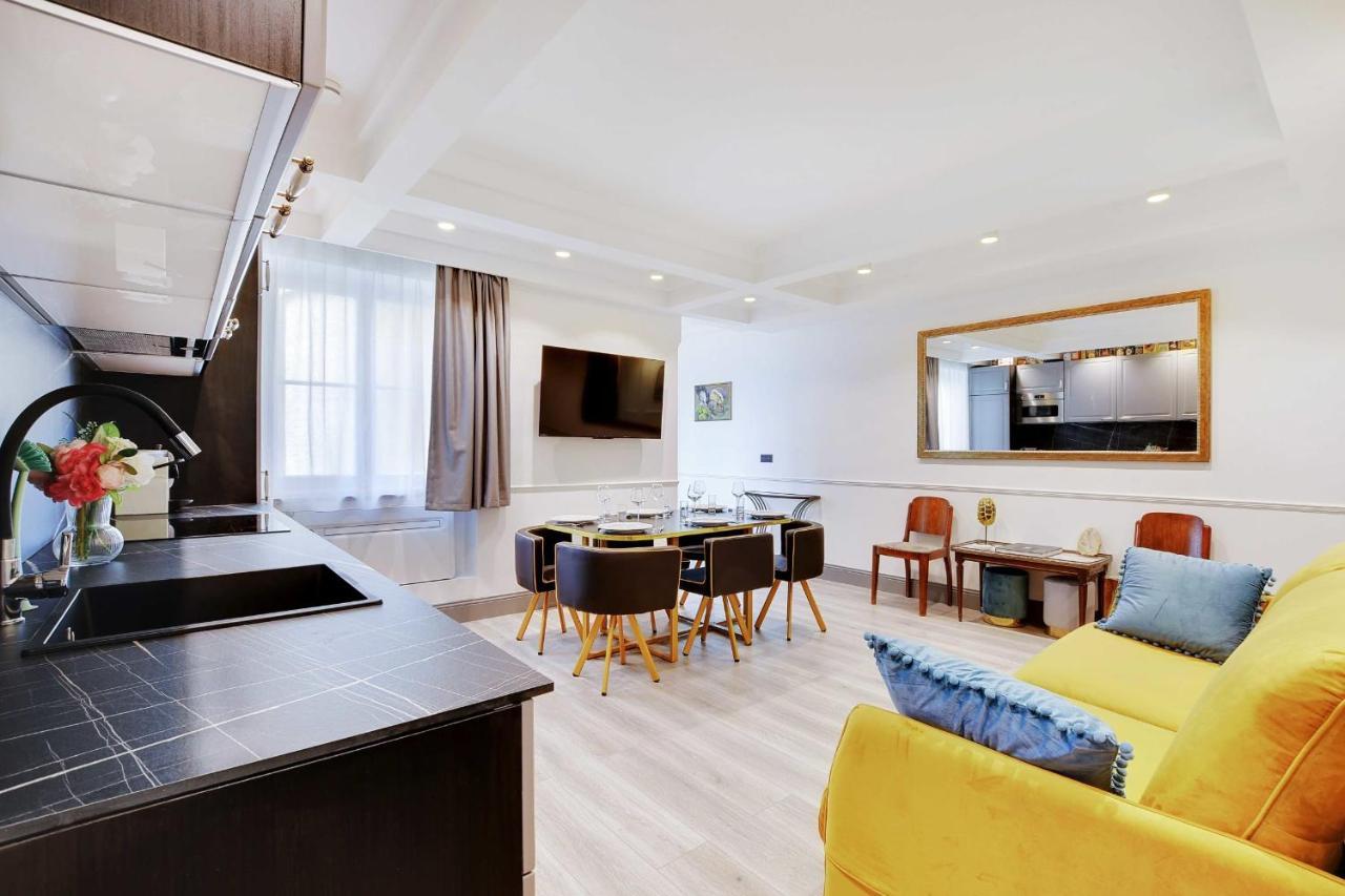 Magnifique Appartement - 2Br - 6P - Place De L'Etoile Paris Luaran gambar