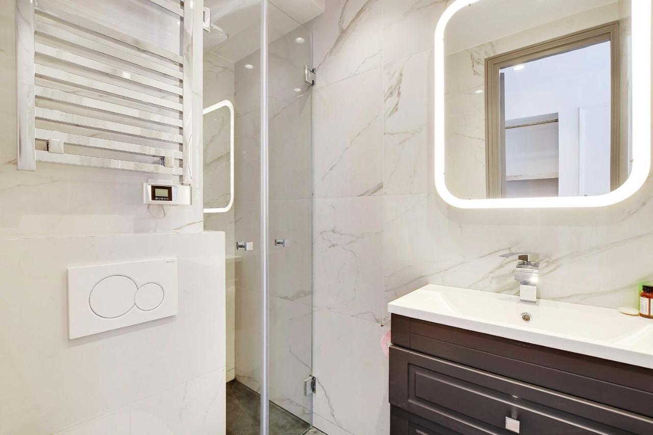 Magnifique Appartement - 2Br - 6P - Place De L'Etoile Paris Luaran gambar
