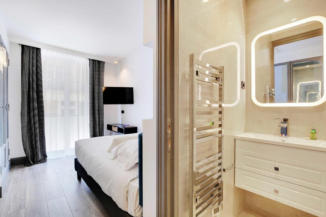 Magnifique Appartement - 2Br - 6P - Place De L'Etoile Paris Luaran gambar