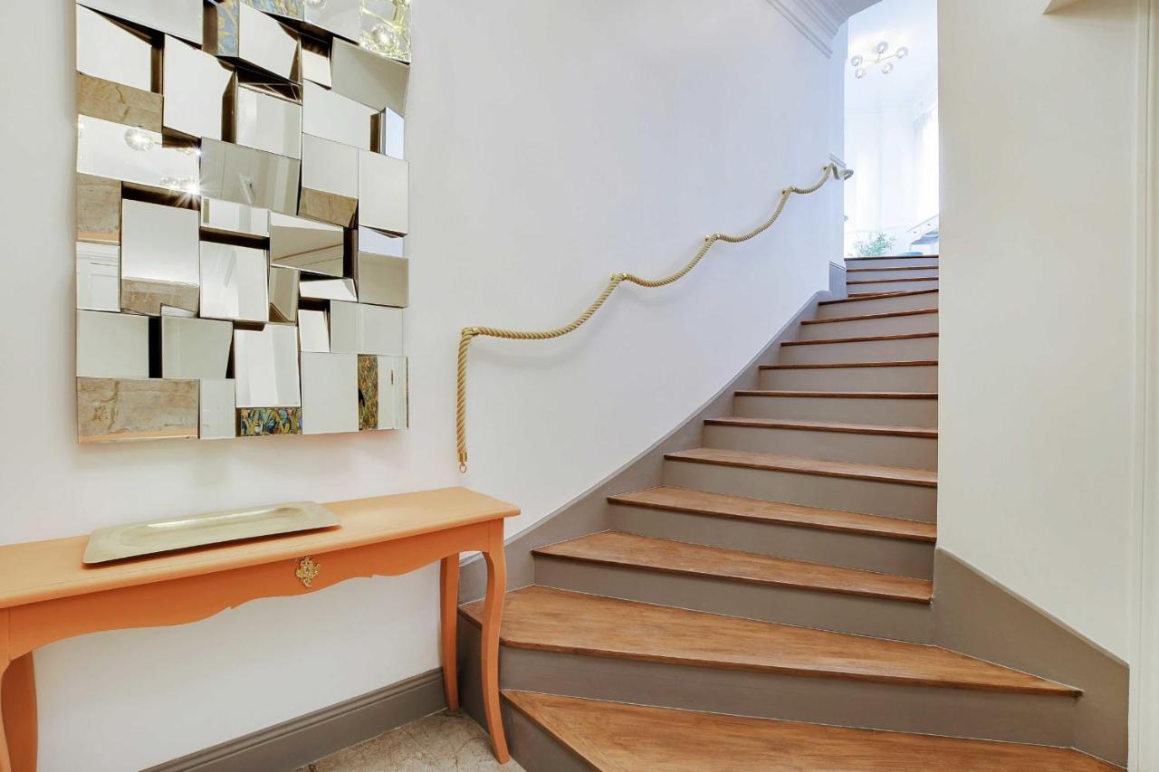 Magnifique Appartement - 2Br - 6P - Place De L'Etoile Paris Luaran gambar